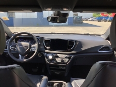 Used 2025  Chrysler Pacifica Select FWD at G&period;O&period; Crivelli Autmotive Inc&period; near New Castle&comma; PA