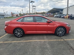 Used 2025  Volkswagen Jetta SE Auto at G&period;O&period; Crivelli Autmotive Inc&period; near New Castle&comma; PA