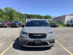 Used 2025  Chrysler Pacifica Select FWD at G&period;O&period; Crivelli Autmotive Inc&period; near New Castle&comma; PA