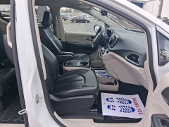 Used 2023  Chrysler Pacifica Touring L FWD at G&period;O&period; Crivelli Autmotive Inc&period; near New Castle&comma; PA