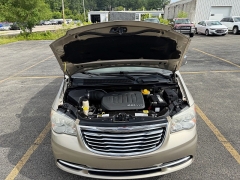 Used 2014  Chrysler Town & Country 4dr Wgn Touring-L at G&period;O&period; Crivelli Autmotive Inc&period; near New Castle&comma; PA