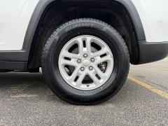 Used 2023  Jeep Grand Cherokee Laredo 4x4 at G&period;O&period; Crivelli Autmotive Inc&period; near New Castle&comma; PA