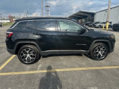 Used 2024  Jeep Compass Limited 4x4 at G&period;O&period; Crivelli Autmotive Inc&period; near New Castle&comma; PA