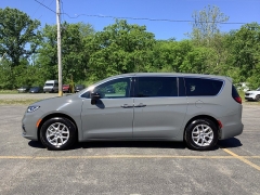 Used 2025  Chrysler Pacifica Select FWD at G&period;O&period; Crivelli Autmotive Inc&period; near New Castle&comma; PA