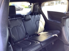 Used 2025  Chrysler Pacifica Select FWD at G&period;O&period; Crivelli Autmotive Inc&period; near New Castle&comma; PA