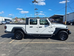 Used 2021  Jeep Gladiator Sport 4x4 at G.O. Crivelli Autmotive Inc. near New Castle, PA