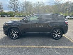 Used 2024  Jeep Compass Limited 4x4 at G&period;O&period; Crivelli Autmotive Inc&period; near New Castle&comma; PA