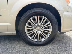 Used 2014  Chrysler Town & Country 4dr Wgn Touring-L at G&period;O&period; Crivelli Autmotive Inc&period; near New Castle&comma; PA