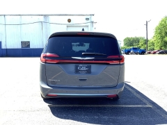 Used 2025  Chrysler Pacifica Select FWD at G&period;O&period; Crivelli Autmotive Inc&period; near New Castle&comma; PA