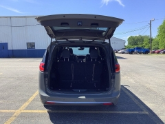 Used 2025  Chrysler Pacifica Select FWD at G&period;O&period; Crivelli Autmotive Inc&period; near New Castle&comma; PA