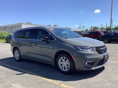 Used 2025  Chrysler Pacifica Select FWD at G&period;O&period; Crivelli Autmotive Inc&period; near New Castle&comma; PA