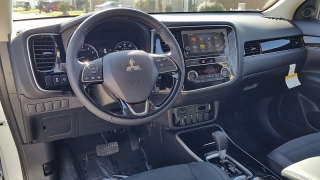 New 2019  Mitsubishi Outlander 4d SUV FWD SE at Promax Motors near Davenport, IA