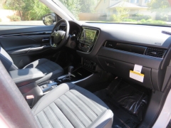 New 2019  Mitsubishi Outlander 4d SUV AWC SE at Promax Motors near Davenport, IA