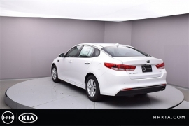 New 2018  Kia Optima 4d Sedan LX at Promax Motors near Davenport, IA