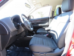 New 2019  Mitsubishi Outlander 4d SUV FWD SE at Promax Motors near Davenport, IA