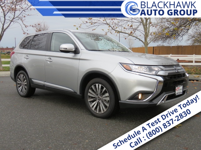 New 2019  Mitsubishi Outlander 4d SUV AWC SE at Blackhawk Used Cars near Bettendorf, IA