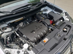 New 2019  Mitsubishi Outlander 4d SUV FWD SEL at Promax Motors near Davenport, IA