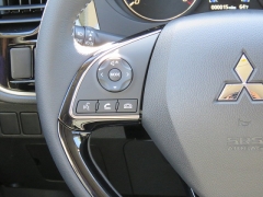 New 2019  Mitsubishi Outlander 4d SUV FWD SE at Promax Motors near Davenport, IA