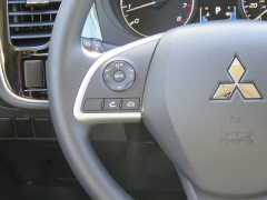 New 2019  Mitsubishi Outlander 4d SUV FWD ES at Promax Motors near Davenport, IA