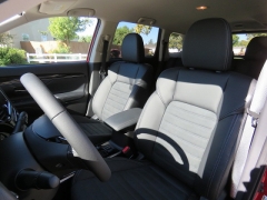 New 2019  Mitsubishi Outlander 4d SUV FWD SE at Promax Motors near Davenport, IA