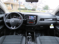 New 2019  Mitsubishi Outlander 4d SUV FWD SE at Promax Motors near Davenport, IA