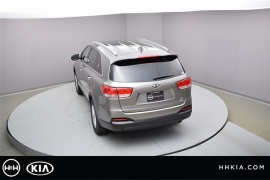 New 2018  Kia Sorento 4d SUV FWD LX at Promax Motors near Davenport, IA