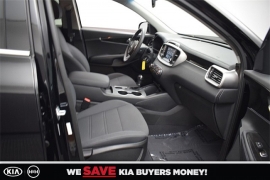New 2018  Kia Sorento 4d SUV FWD LX at Promax Motors near Davenport, IA