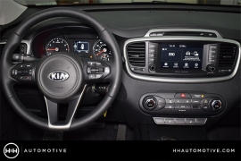 New 2018  Kia Sorento 4d SUV FWD LX at Promax Motors near Davenport, IA