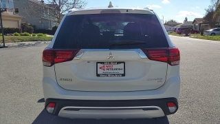 New 2019  Mitsubishi Outlander 4d SUV FWD SE at Promax Motors near Davenport, IA