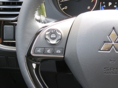 New 2019  Mitsubishi Outlander 4d SUV FWD SE at Promax Motors near Davenport, IA