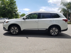 New 2019  Mitsubishi Outlander 4d SUV FWD SEL at Promax Motors near Davenport, IA