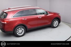 New 2018  Kia Sorento 4d SUV FWD LX at Promax Motors near Davenport, IA