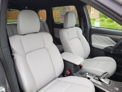 New 2019  Mitsubishi Outlander Plug-In Hybrid 4d SUV AWC SEL at Promax Motors near Davenport, IA