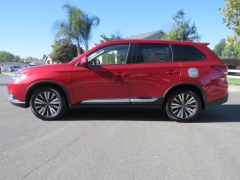 New 2019  Mitsubishi Outlander 4d SUV FWD SE at Promax Motors near Davenport, IA