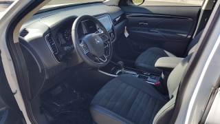 New 2019  Mitsubishi Outlander 4d SUV FWD SE at Promax Motors near Davenport, IA