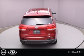New 2018  Kia Sorento 4d SUV FWD LX at Promax Motors near Davenport, IA