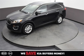 New 2018  Kia Sorento 4d SUV FWD LX at Promax Motors near Davenport, IA