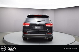New 2018  Kia Sorento 4d SUV FWD LX at Promax Motors near Davenport, IA