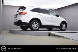 New 2018  Kia Sorento 4d SUV AWD LX at Promax Motors near Davenport, IA