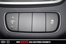 New 2018  Kia Sorento 4d SUV FWD LX at Promax Motors near Davenport, IA