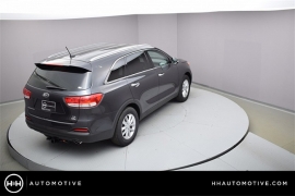 New 2018  Kia Sorento 4d SUV FWD LX V6 at Promax Motors near Davenport, IA