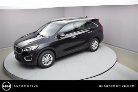 New 2018  Kia Sorento 4d SUV FWD LX at Promax Motors near Davenport, IA