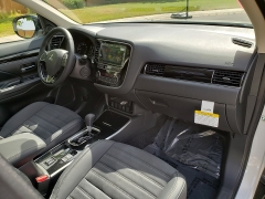 New 2019  Mitsubishi Outlander 4d SUV FWD SE at Promax Motors near Davenport, IA