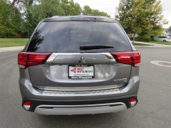 New 2019  Mitsubishi Outlander 4d SUV FWD SE at Promax Motors near Davenport, IA