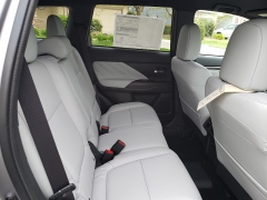 New 2019  Mitsubishi Outlander Plug-In Hybrid 4d SUV AWC SEL at Promax Motors near Davenport, IA