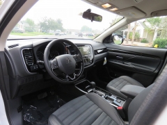 New 2019  Mitsubishi Outlander 4d SUV FWD SE at Promax Motors near Davenport, IA