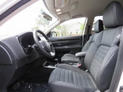 New 2019  Mitsubishi Outlander 4d SUV FWD SE at Promax Motors near Davenport, IA