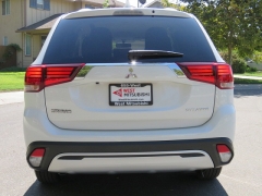 New 2019  Mitsubishi Outlander 4d SUV FWD ES at Promax Motors near Davenport, IA