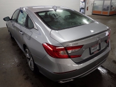 New 2018  Honda Accord Sedan 4d Touring 1&period;5L at Promax Motors near Davenport&comma; IA