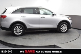 New 2018  Kia Sorento 4d SUV AWD LX V6 at Promax Motors near Davenport, IA
